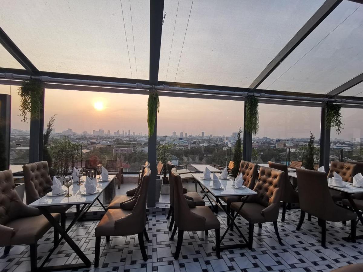 Sky Dome Resotel - โรงแรมสกายโดม รีโซเทล Bangkok Exterior photo